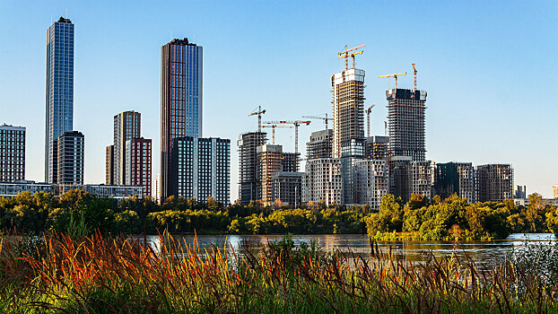 Стоит ли россиянам покупать или продавать квартиру в 2026 году