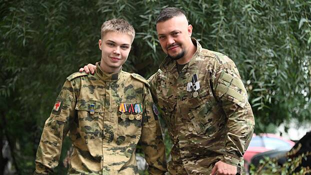 Слаженная команда: отец и сын вместе спасают жизни бойцов