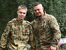 Слаженная команда: отец и сын вместе спасают жизни бойцов
