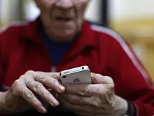 Кибермошенники научились перехватывать данные карт владельцев смартфонов на Android