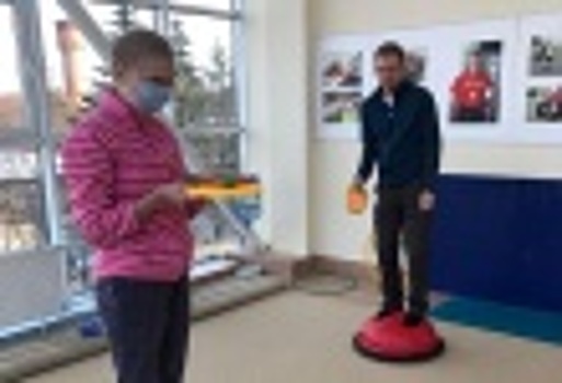Тренировки для людей с ограниченными возможностями здоровья возобновили представители Центра социального обслуживания «Троицкий»