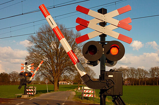 Нарушителей правил железнодорожного переезда могут лишить прав на два года