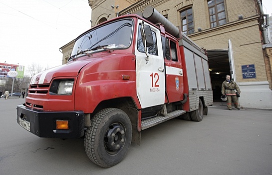 В гаражном боксе в Иркутской области возник пожар