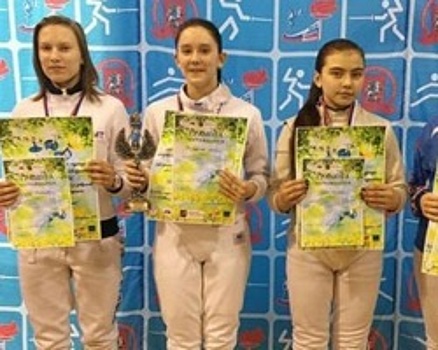 Уфимская рапиристка выиграла юношеский турнир в Москве
