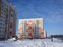 «Наш дом трещит по швам»: новоселы с Московского скучают по деревянным аварийкам