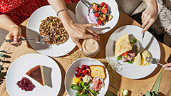 Оладушек за тысячу: рестораны Москвы поразили ценами на завтраки