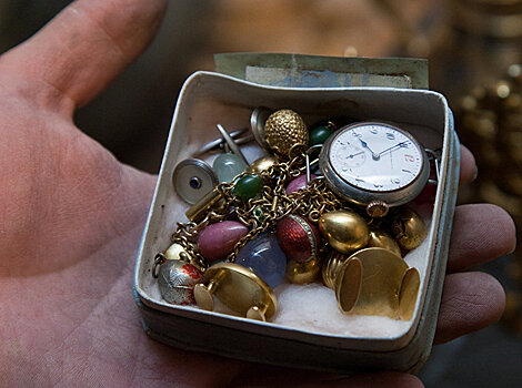 Жизнь на бобах: молдаван от кризиса не спасет даже золото