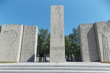 Опечатки в фамилиях фронтовиков исправят на Монументе Славы в Новосибирске