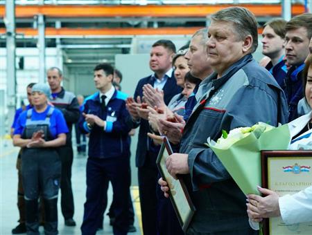 В Самаре губернатор Федорищев осмотрел новый цех на заводе «Салют»