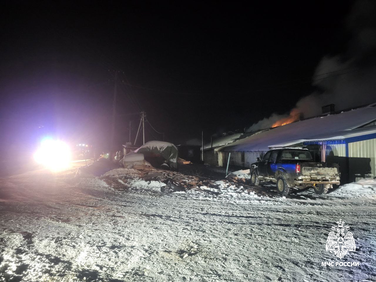 Пожарные спасли больше 100 коров под Костромой