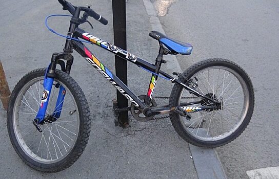 В Екатеринбурге машина сбила 8-летнего велосипедиста