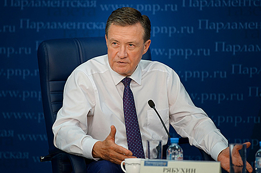 Рябухин оценил идею повысить налоги на высокие доходы