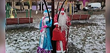 В Красноярске неизвестные раздели Деда Мороза и Снегурочку