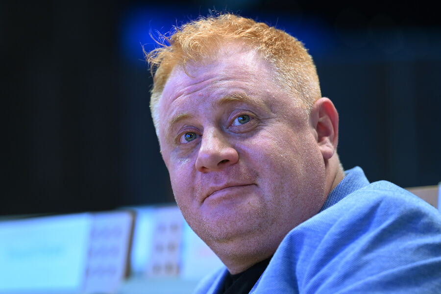 Мать известного актера пожаловалась на конфликт с сыном чиновника