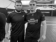 Магомедрасул Мутаев убит у подъезда, трагедия в Махачкале, подробности инцидента, смерть бойца, Абдулманап Нурмагомедов