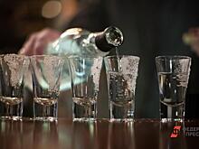 Почему петербуржцы стали меньше покупать водку
