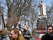 В Киеве захотели перезахоронить останки генерала Ватутина