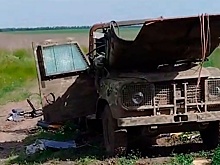У британского Land Rover Snatch взрывом вывернуло крышу