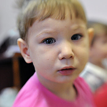 В Киеве эвакуировали автомобиль вместе с маленькими детьми