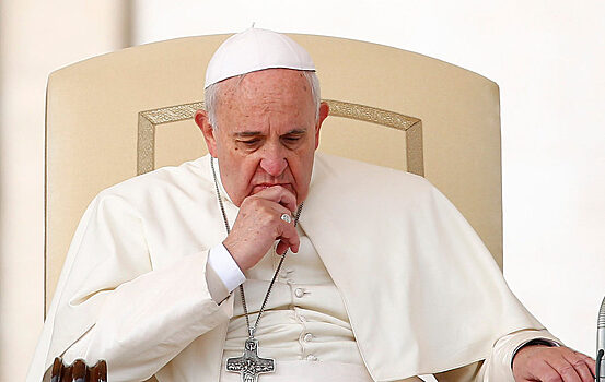 Ватикан ответил на слухи о коронавирусе у Папы Римского