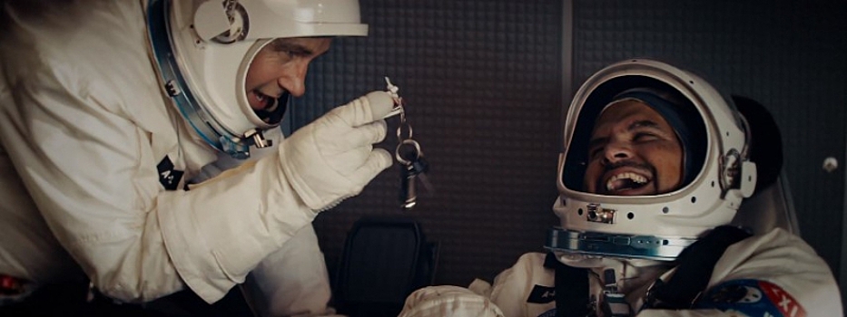 Голливудские звезды сыграли космонавтов в комедийном ролике Pepsi