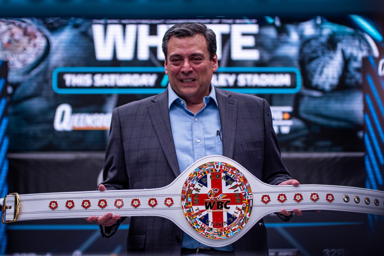 Глава WBC анонсировал создание турнира для боксеров-трансгендеров