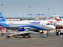 Superjet пролетел над Парижем