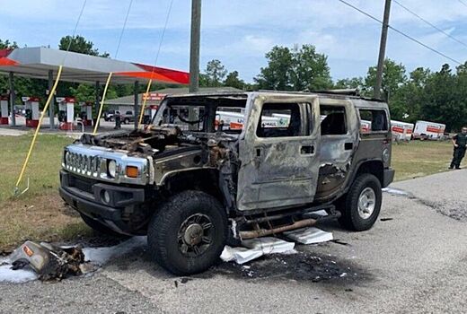 Водитель случайно сжег свой Hummer
