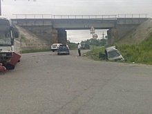 Автобус протаранил УАЗ на трассе в Приморье. Погибли два человека