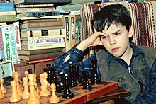 "У Яна было колоссальное быстродействие": Тренер Непомнящего - о том, как маленький шахматист вырос в большого мастера