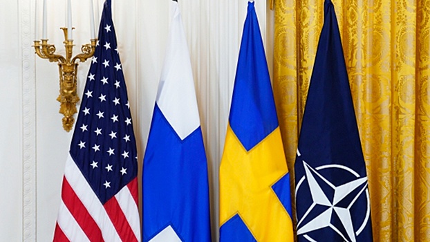 Премьер Швеции передал документы о вступлении страны в НАТО госсекретарю США