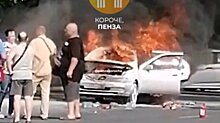 На проспекте Победы в Пензе сгорел Nissan Almera