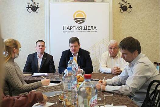 ​Амбиции есть, программы и людей – нет. «Партия дела» нацелилась на свердловское ЗакСО