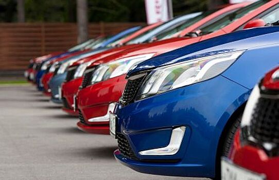 В Петербурге увеличились темпы роста продаж новых автомобилей в сравнении с прошлым годом