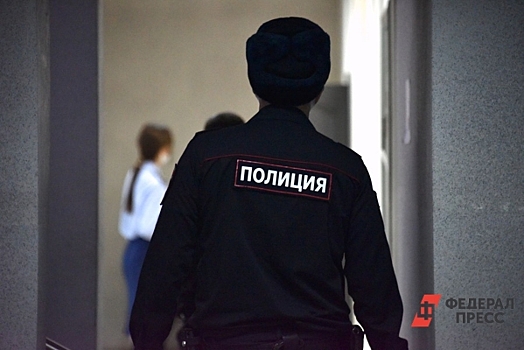 В Петербурге задержали двух полицейских, которые помогали мигрантам избежать депортации