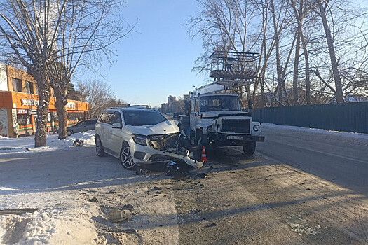 Пьяный депутат за рулем Mercedes попал в ДТП