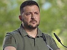 Зеленский попросил Байдена пригласить Киев в НАТО уже сейчас