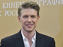 Никита Ефремов поделился роликом с виртуозным танцем единокровной сестры