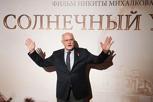 «Сборище старперов»: Шнейдеров возмутился переизбранием Михалкова в Союзе кинематографистов