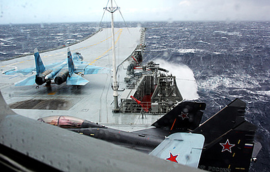Без авианосцев, но с пилотами. Российский флот смотрит в будущее