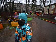 Пора открыть школы, детские сады и парки, считает известный российский ученый