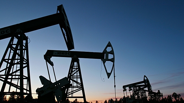 Новак: РФ не меняла прогноз добычи нефти на 2017 год, ждет решения по венскому соглашению