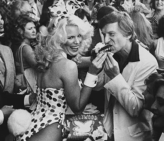 В 1953 году Хефнер заимствовал 6500 фунтов стерлингов у 45 инвесторов, включая его мать, чтобы открыть журнал Playboy, который он изначально собирался назвать Stag Party