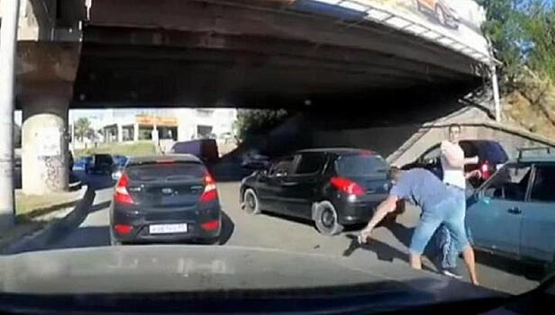 Крымчанин отправил в нокаут сделавшего ему замечание водителя