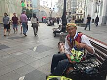 Дедушку, который стал одним из символов чемпионата мира, выгнали на улицу