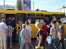 В Крыму о социальной дистанции в транспорте уже не думают