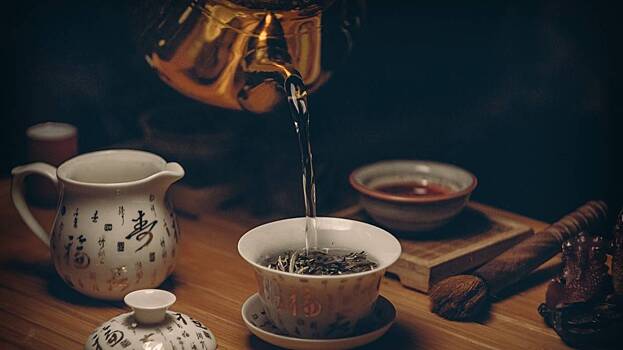 Бывший придворный дворецкий Харольд поделился секретами приготовления «королевского» чая