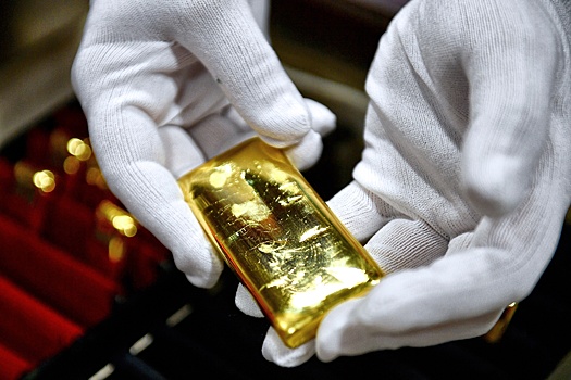 Эксперты рассказали, с чем связан рост цен на золото