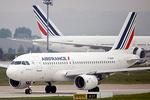 Пилот Air France побоялся лететь над Россией