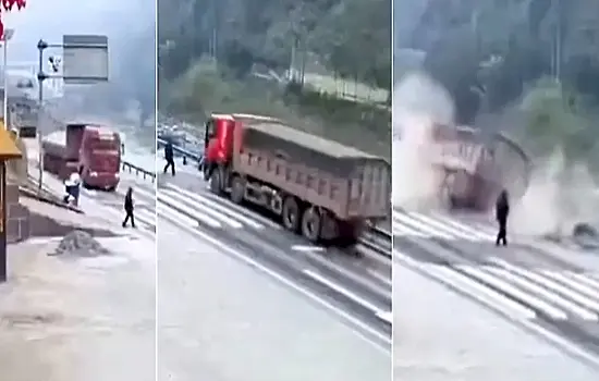 Блуждающий пешеход отправил фуру в кювет: видео